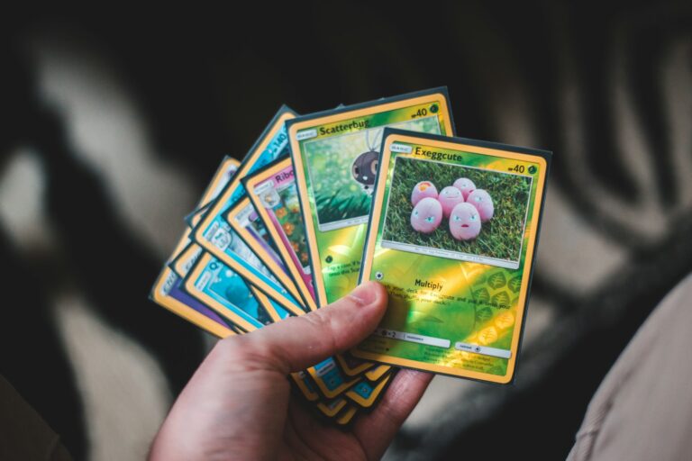 Carte Pokémon Dracaufeu colorée
