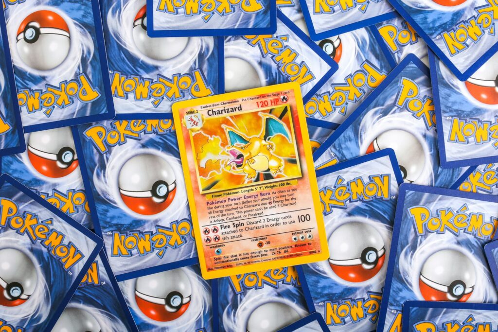 Pile de cartes Pokémon vintage